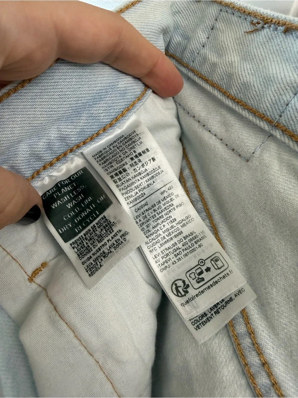 Levi’s Woman Shorts, size 27